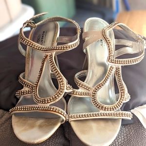 Moments  unforgettable sandals cream and silver with jewels size 7.5